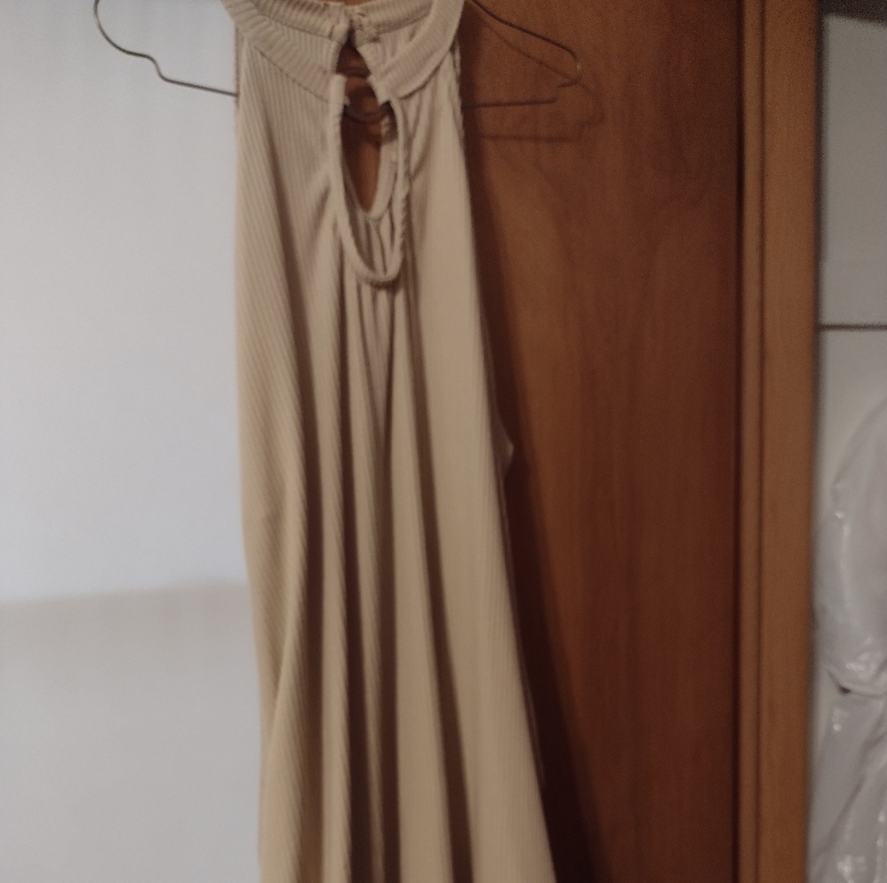 Tan top.... please email newellalberta@gmail.com